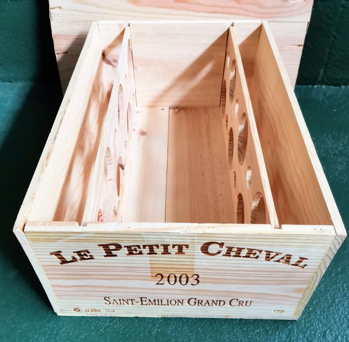 フランスボルドーワイン木箱１、2003'ルプティシュヴァル 、ヴィンテージウッドケース　レア品　美品