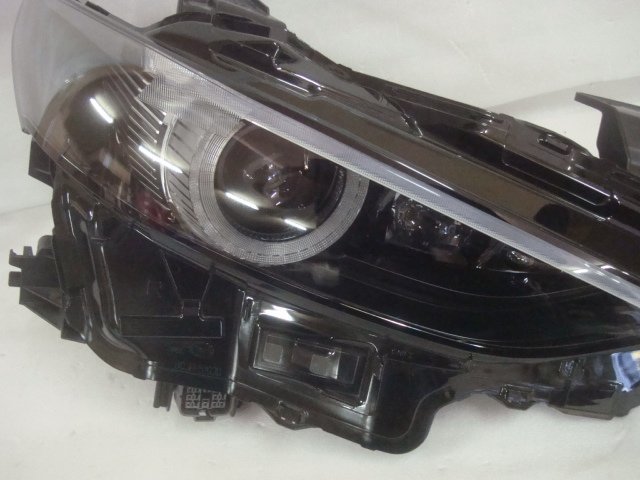 ■B-1009■美品■R4年◆BP8P BPFP BP5P■MAZDA3 マツダ3■LED 右 ヘッドライト Assy■BCJH-51030■刻印 23■B1H5-51-030■BGKN-67890■N-1_画像4