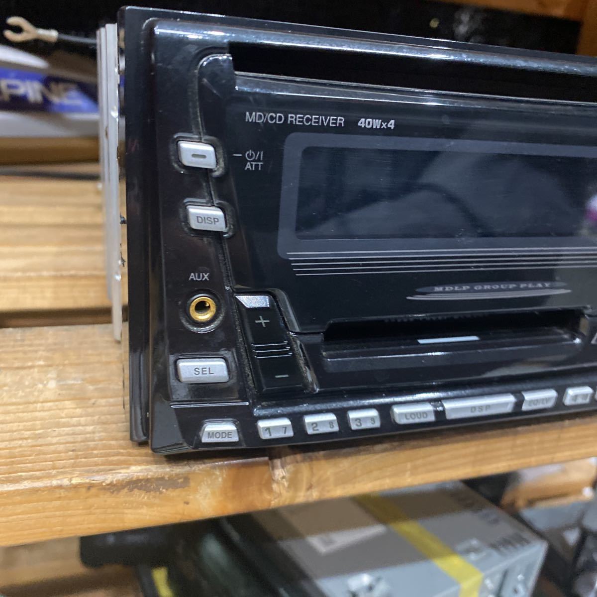 JVC MD CD RECEIVER KW-MCD400 AUX attaching 