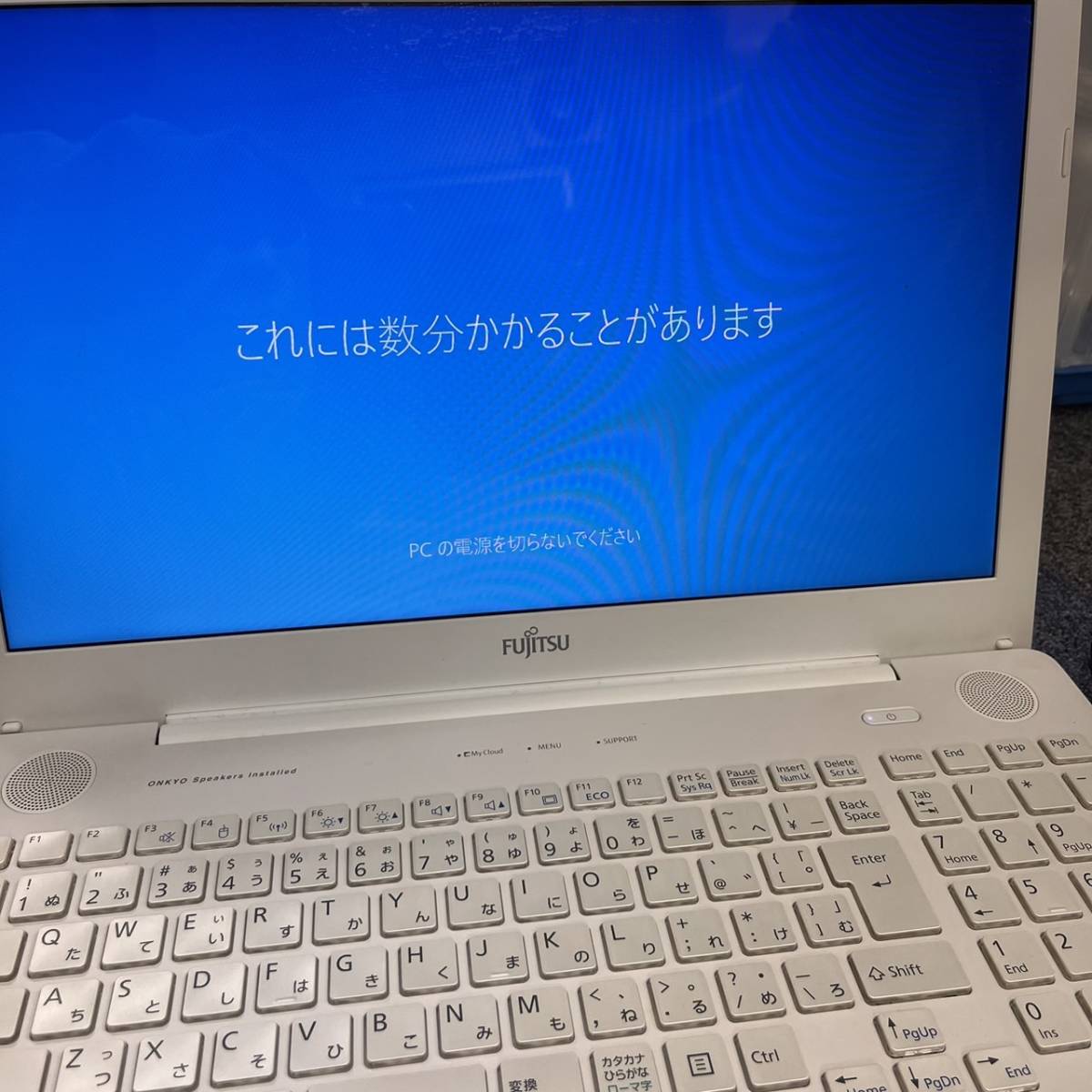 【稼動品】FUJITSU 富士通LIFEBOOK AH50／X FMVA50XWP プレミアムホワイト Windows10 i7-6700HQ ノートパソコン_画像2