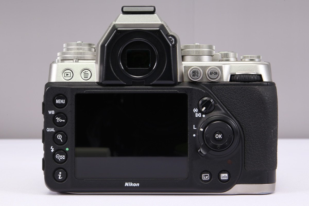 良品 | 動作保証 】 Nikon Df ボディ 【 シャッター数 11000回 良品 | 動作保証 】 Nikon Df ボディ 【 シャッター数 11000回