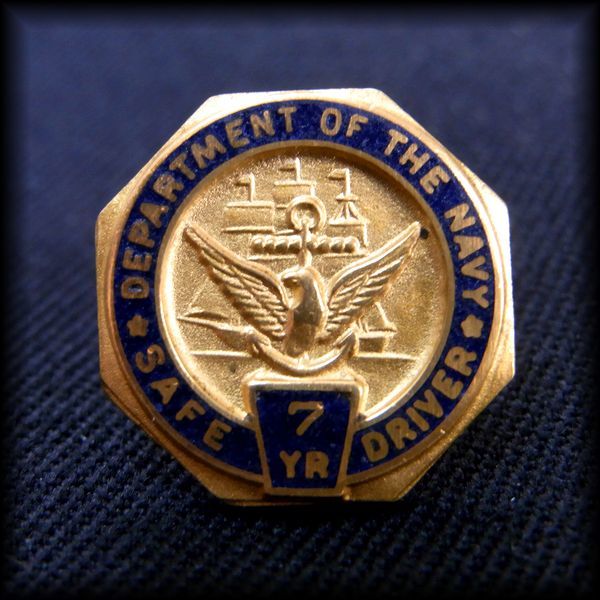 US DEPARTMENT OF THE NAVY SAFE DRIVER 7YEAR PIN ネイビーピンバッジ アメリカ合衆国海軍省 No 7_画像1