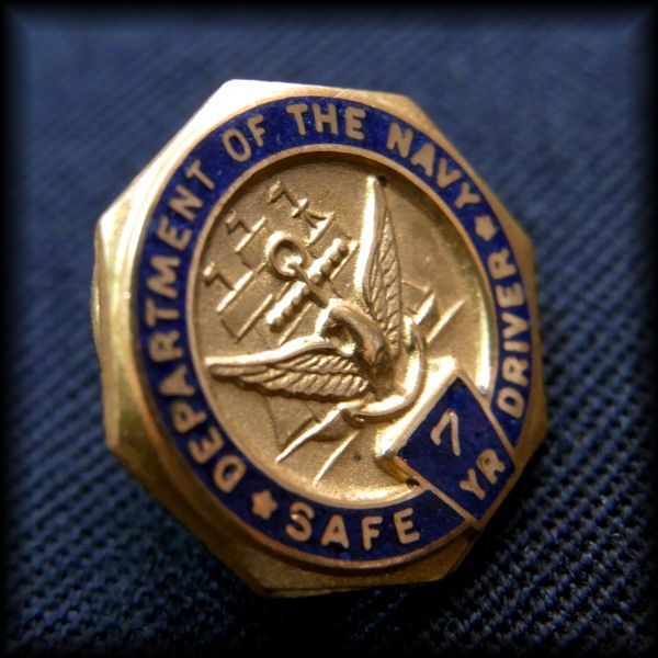 US DEPARTMENT OF THE NAVY SAFE DRIVER 7YEAR PIN ネイビーピンバッジ アメリカ合衆国海軍省 No 7_画像2