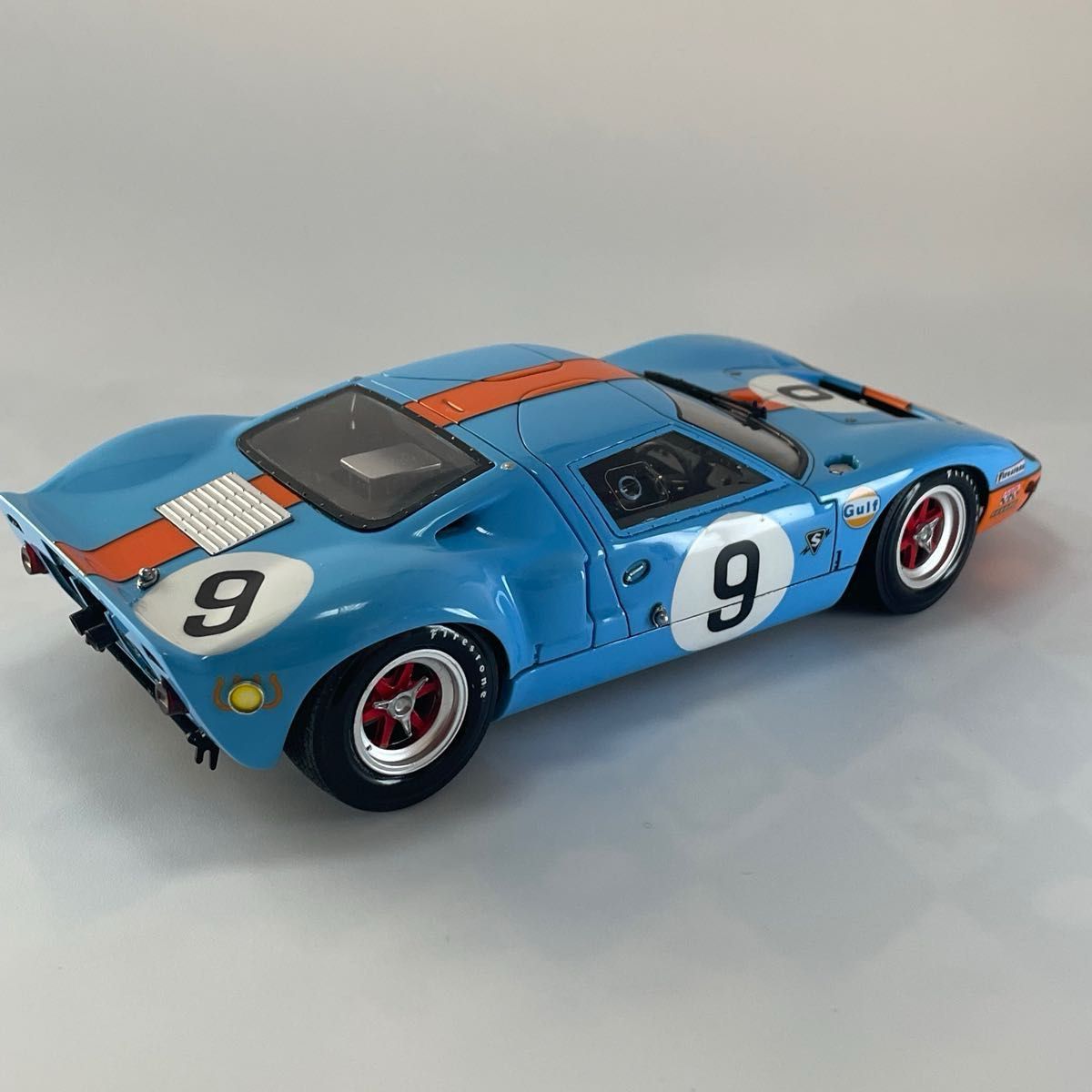 フジミ1/24スケール　フォードGT40-1968ル・マン優勝車　完成品