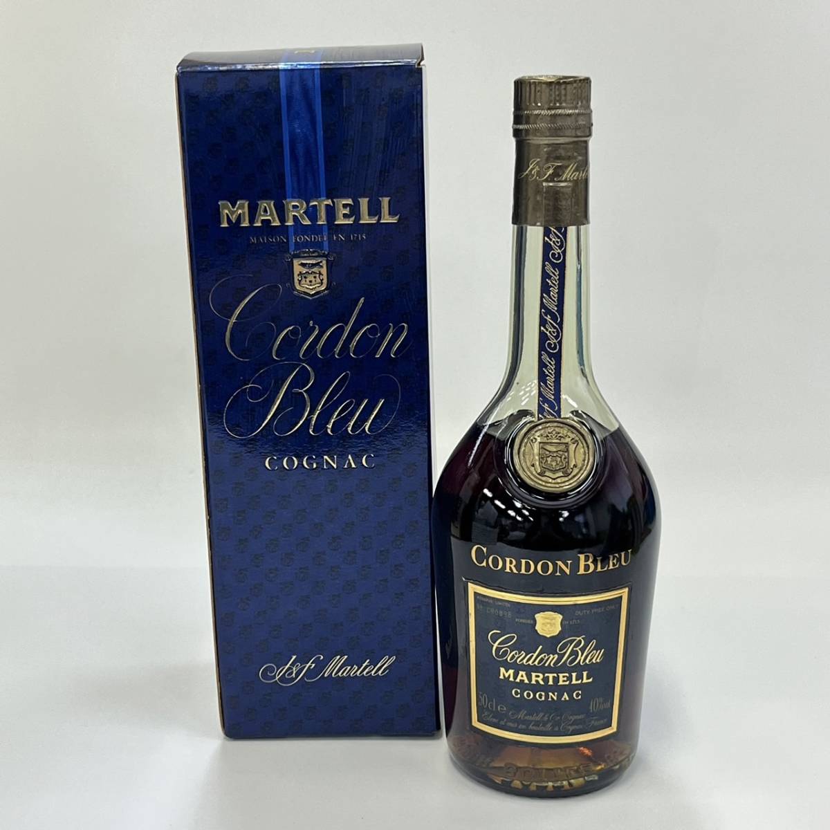 EA16484(022)-612/OS10000　酒　MARTELL　マーテル　CORDON BLEU　COGNAC　BRANDY　コニャック　ブランデー　40％　500ml　箱付き_画像1