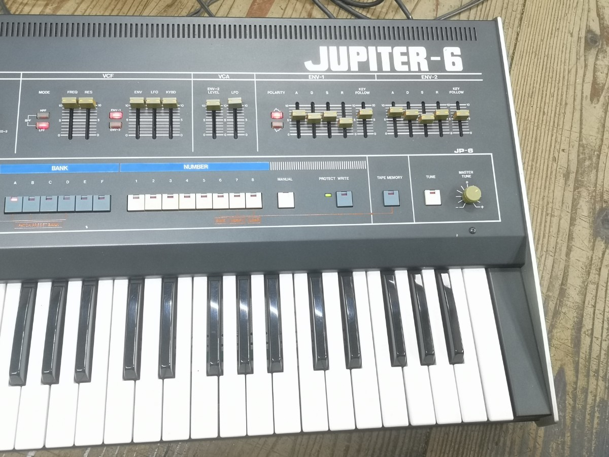 希少 Roland JUPITER-6 キーボード ケース付き 1726_画像8