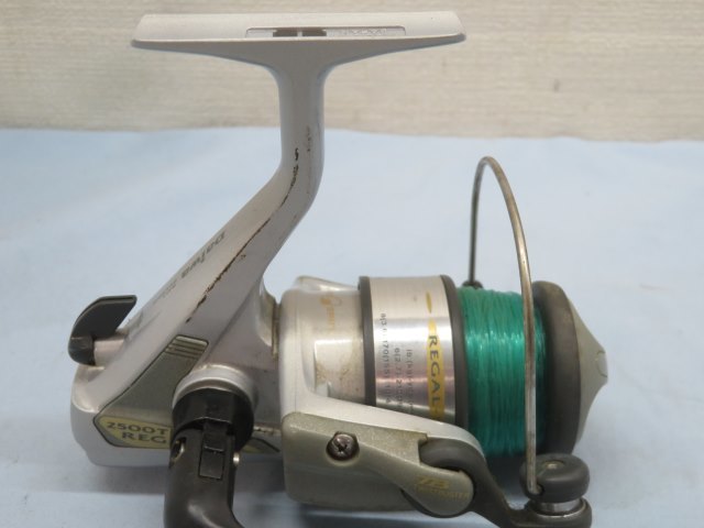 ★Daiwa REDAL-S 2500T スピニングリール ダイワ リーガル フィッシング 釣り具 動作品 90437★！！_画像5