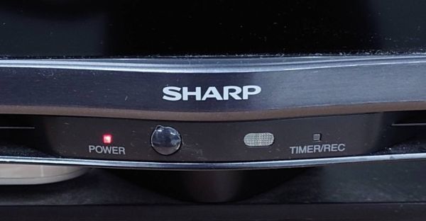 I304-W13-701 SHARP シャープ アクオス 液晶薄型カラーテレビ 40V 4T-C40AJ1 ブラック リモコン付き YouTube NETFLIX 4K 通電確認済み④_画像8