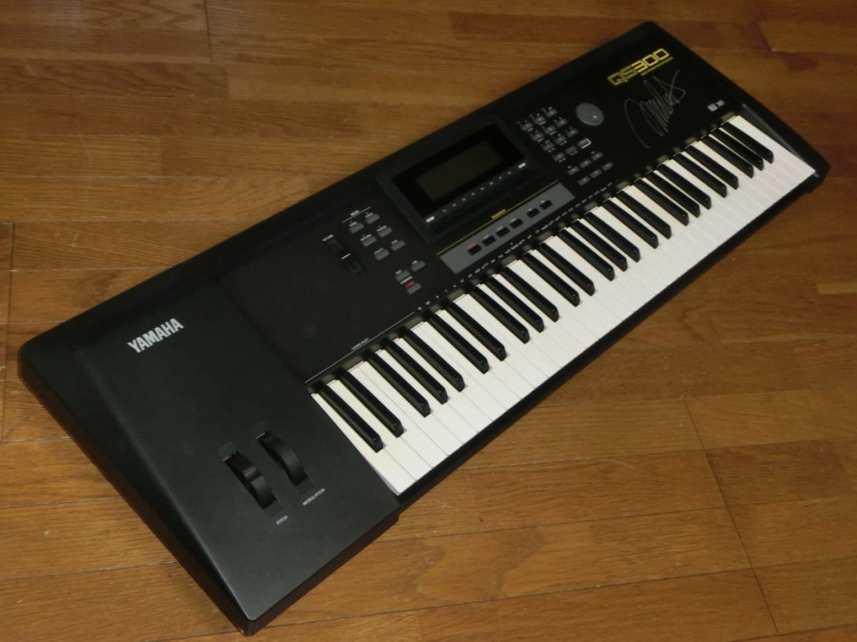 YAMAHA QS300 MUSIC PRODUCTION SYNTHESIZER★フロッピーディスク付き！★音出し確認済み_画像2