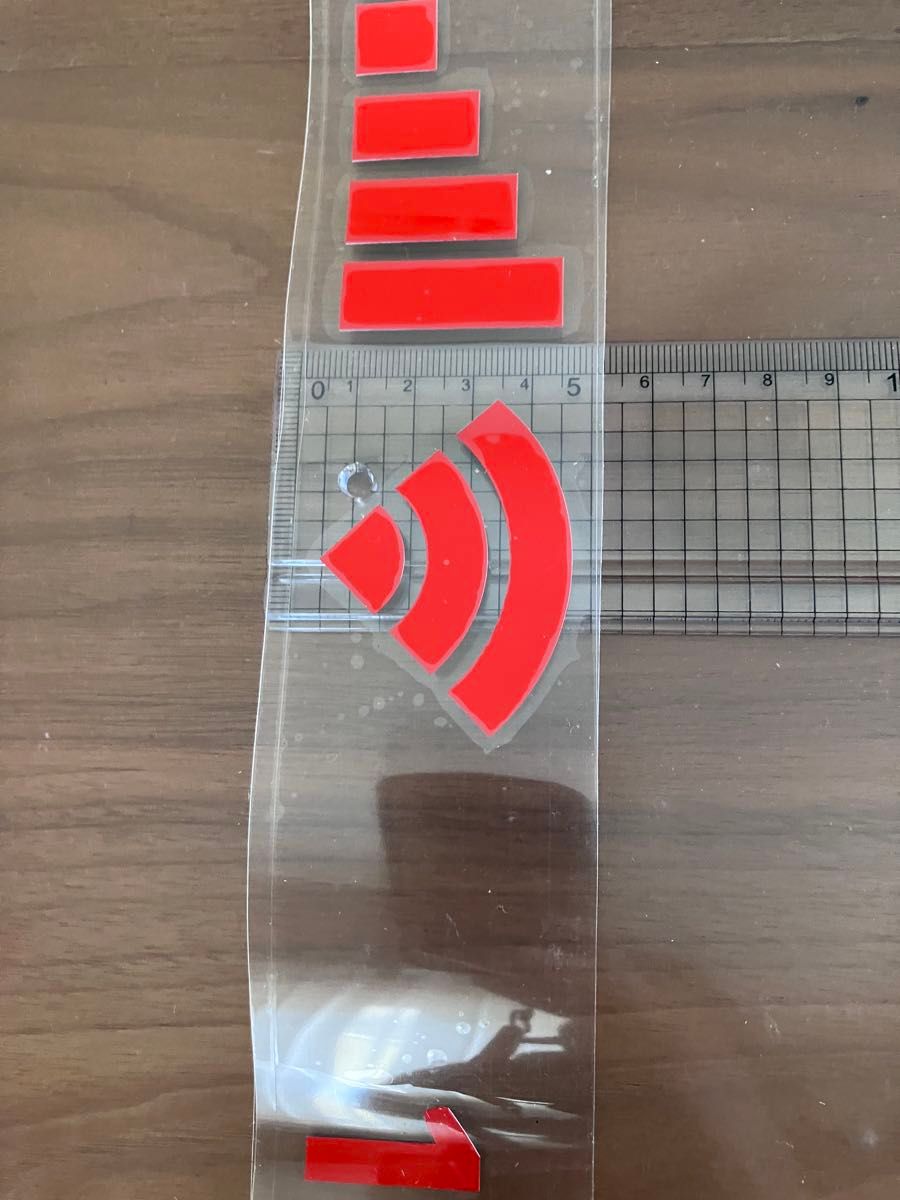 リアガラス用ステッカー　携帯風　充電100% wifi 面白い　ステッカー　赤