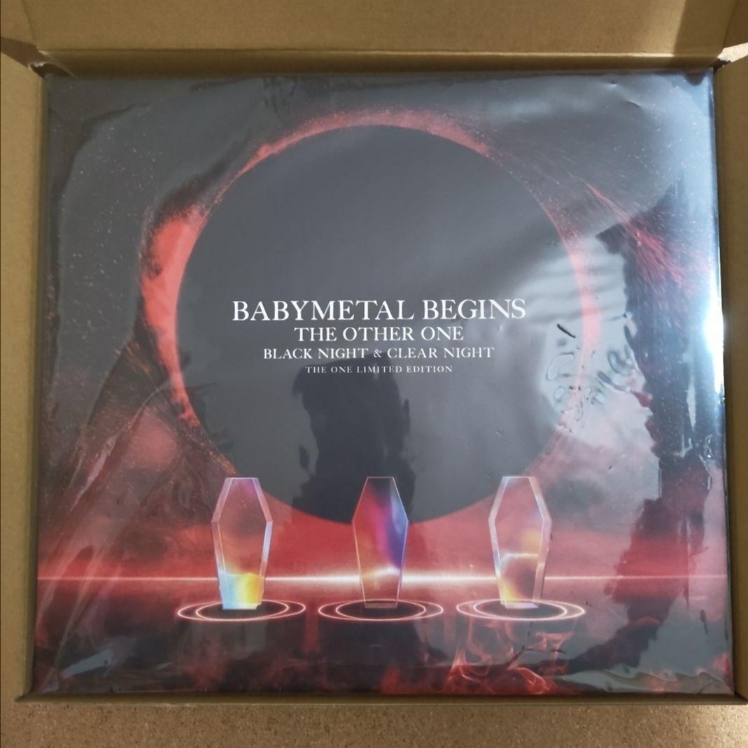 BABYMETAL THE OTHER ONE - THE ONE限定盤 2 Blu-ray + 4CD +写真集112p _画像2