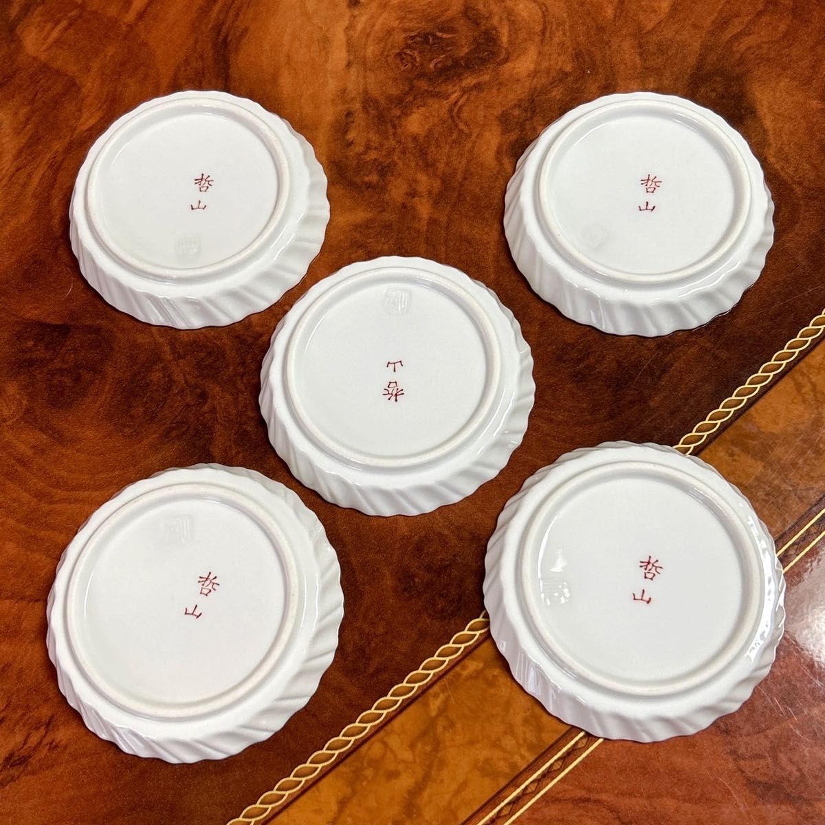 有田焼 哲山作 赤絵 小皿揃 5枚セット 輪花皿 豆皿 古伊万里 和 有田焼 哲山作 赤絵 小皿揃 5枚セット 輪花皿 豆皿 古伊万里 和