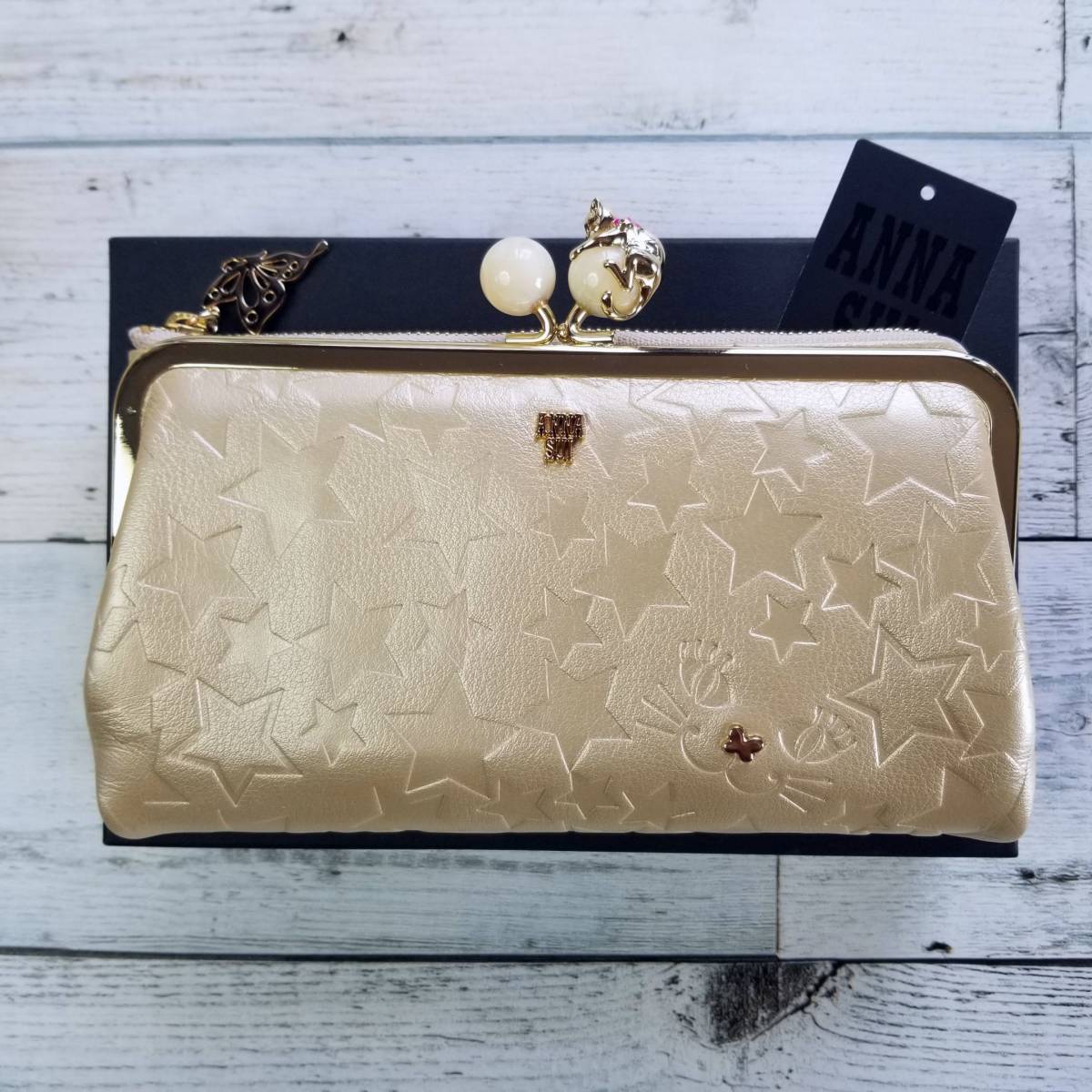 プレイングキャット新品 ANNA SUI アナスイ 本革 がま口二つ折り プレイングキャット新品 ANNA SUI アナスイ 本革 がま口二つ折り