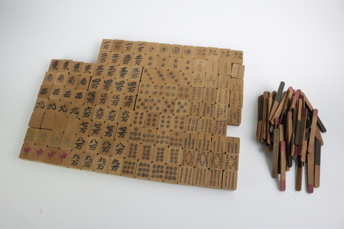 希少 レア 木製 木箱入り 麻雀牌 手描き ハンドドローイング 希少 レア 木製 木箱入り 麻雀牌 手描き ハンドドローイング