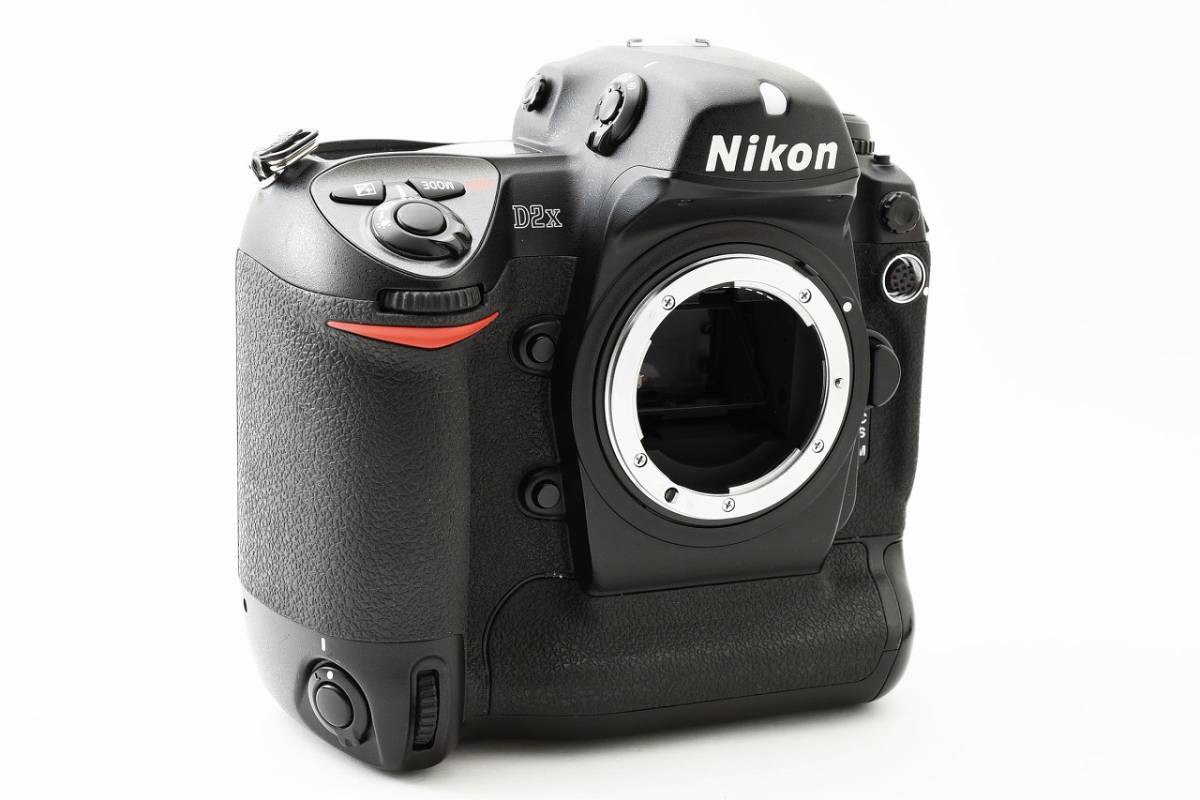 管理：14136　4000円値下げ！ 点検済完動良品！28,229ショット Nikon D2X ボディ ニコン デジタル一眼_画像3