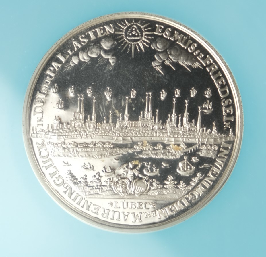【アート】ドイツ 1976 リューベック 10ダカット・ポルトガレッサー 都市景観シルバーメダル NGC PF66UC リストライク カードOK 銀貨 _画像9