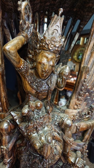 バリ島　木彫り　７０㎝級　ガルーダ神像_画像2