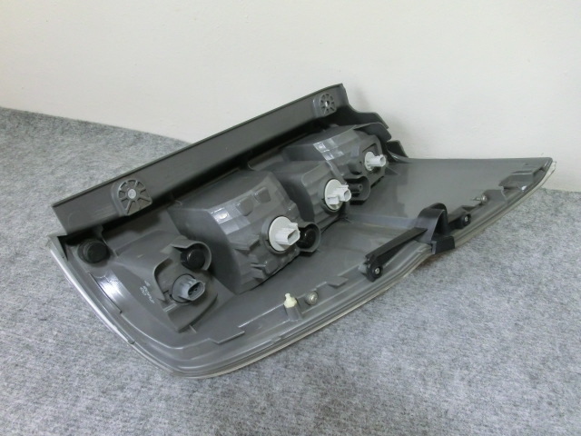 ステップワゴン　RK1/RK2　前期　左テールレンズ　左テールランプ　STANLEY P8895 33550-SZW-003_画像3