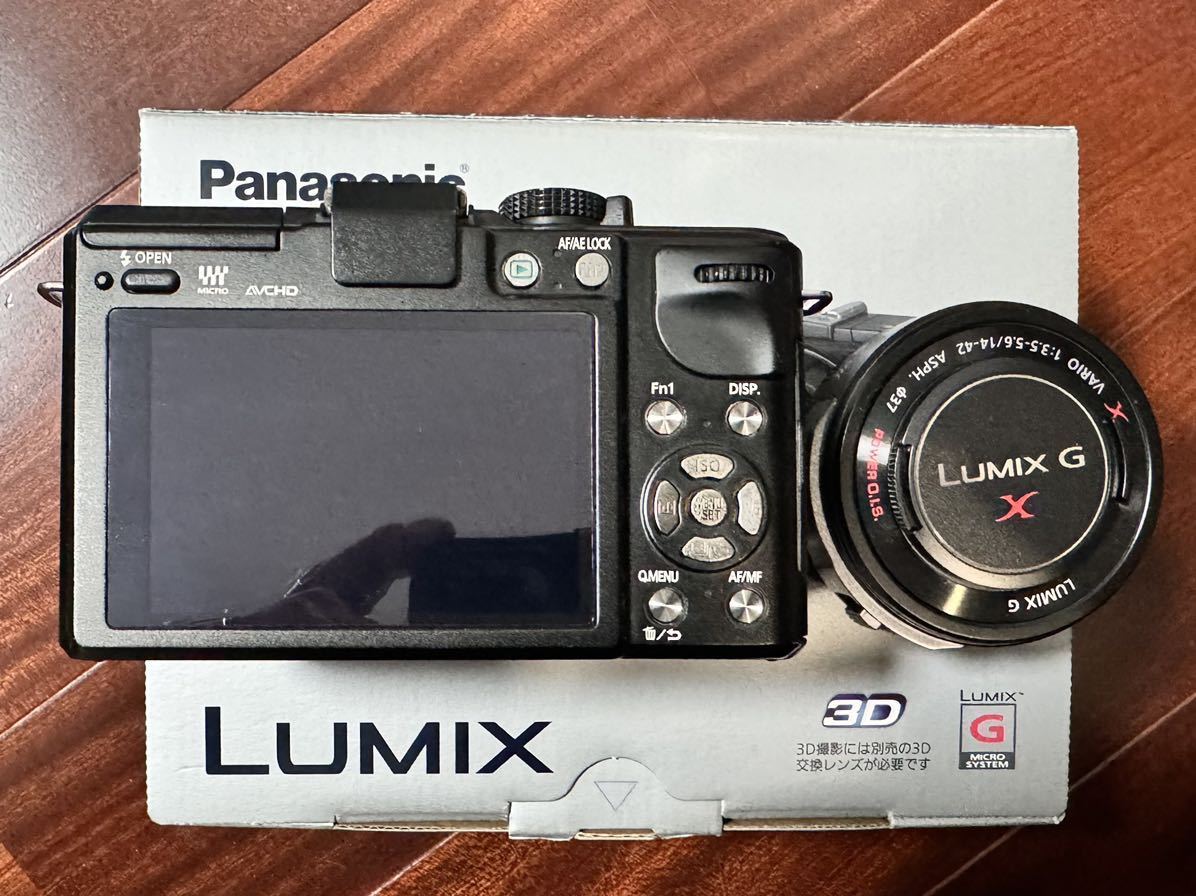 箱付中古 LUMIX GX1 DMC-GX1X-K レンズキット（ブラック）Panasonic 短焦点レンズ付き 保護シート等しっかり_画像3