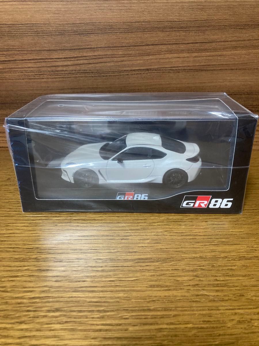 カラーサンプル ミニカー 1/30 トヨタ GR86 クリスタルホワイトパール