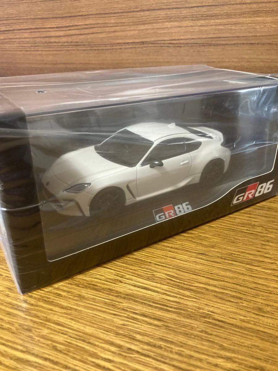 カラーサンプル ミニカー 1/30 トヨタ GR86 クリスタルホワイトパール