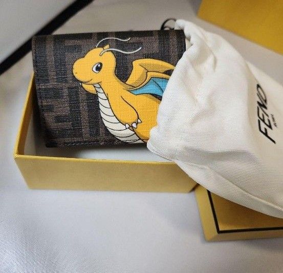 FENDI FRGMT POKMON ブラウンFFファブリック 財布　カイリュー