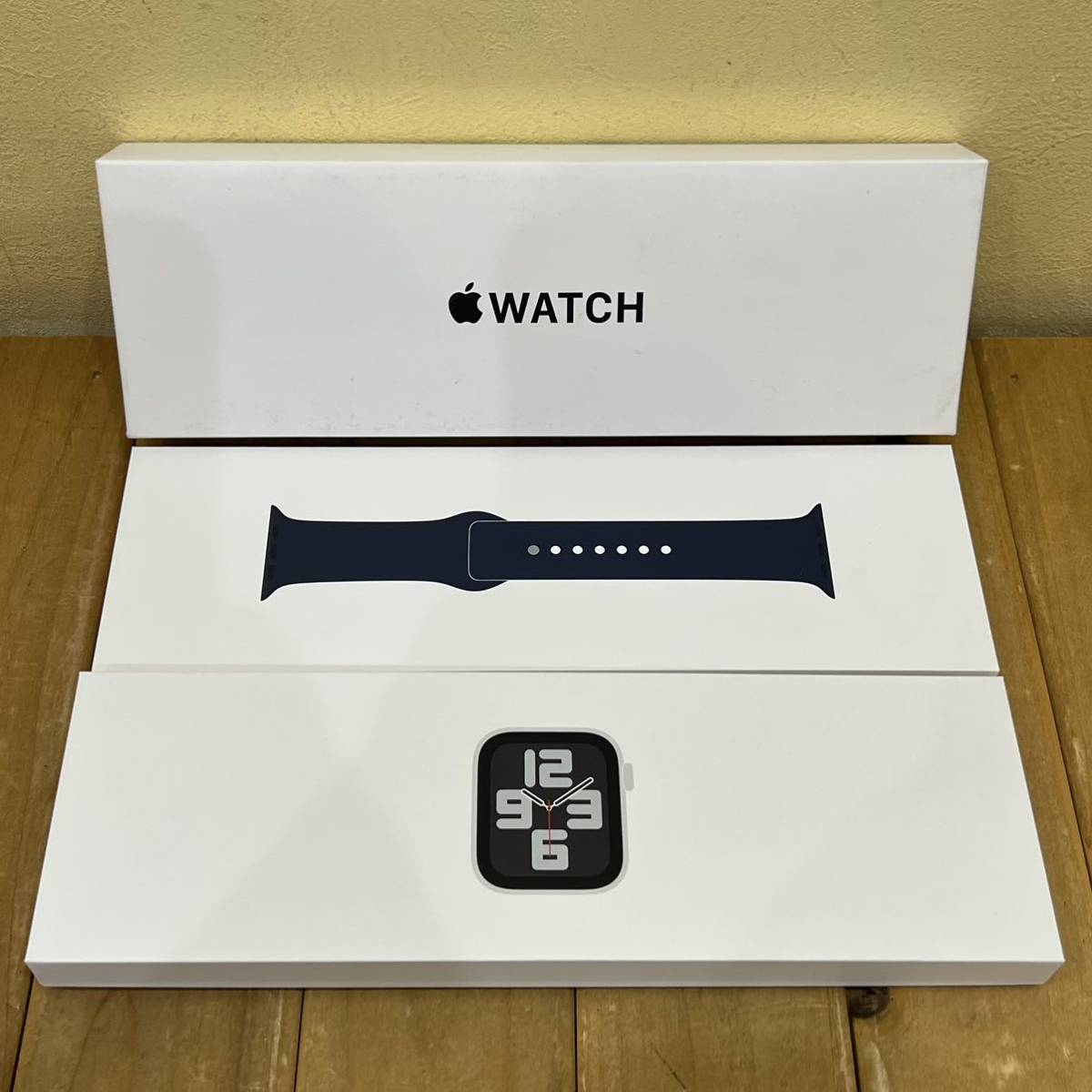 ◆未使用品 アップル MRE23J/A Apple Watch SE (Gen2) 40mm silver AL S blue SB M/L GPS アップルウォッチ ベルト未開封◆_画像1