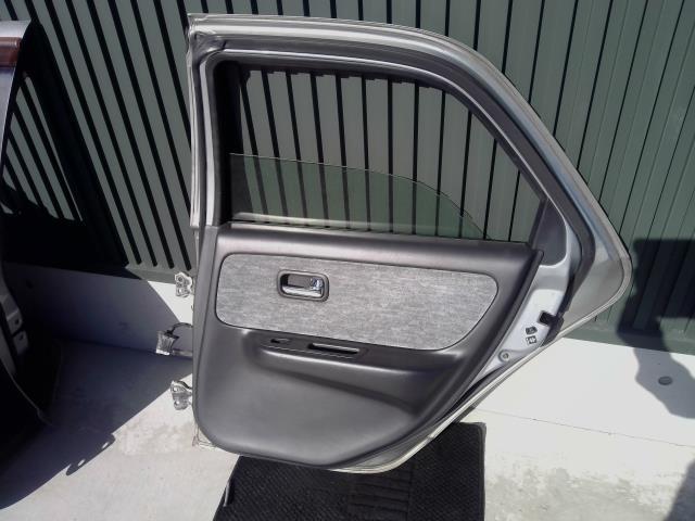  Skyline E-ER33 right R door ASSY