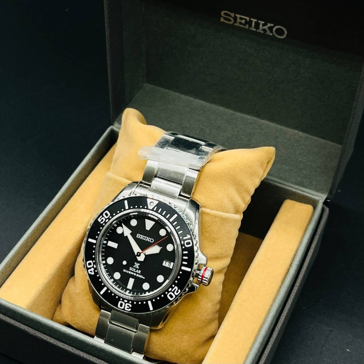 SEIKO V157-0DP0 PROSPEX DIVER’S 腕時計 サファイアガラス 200ｍ空気潜水用防水 ダイバーズウォッチ ソーラー メンズ セイコー 7153_画像10