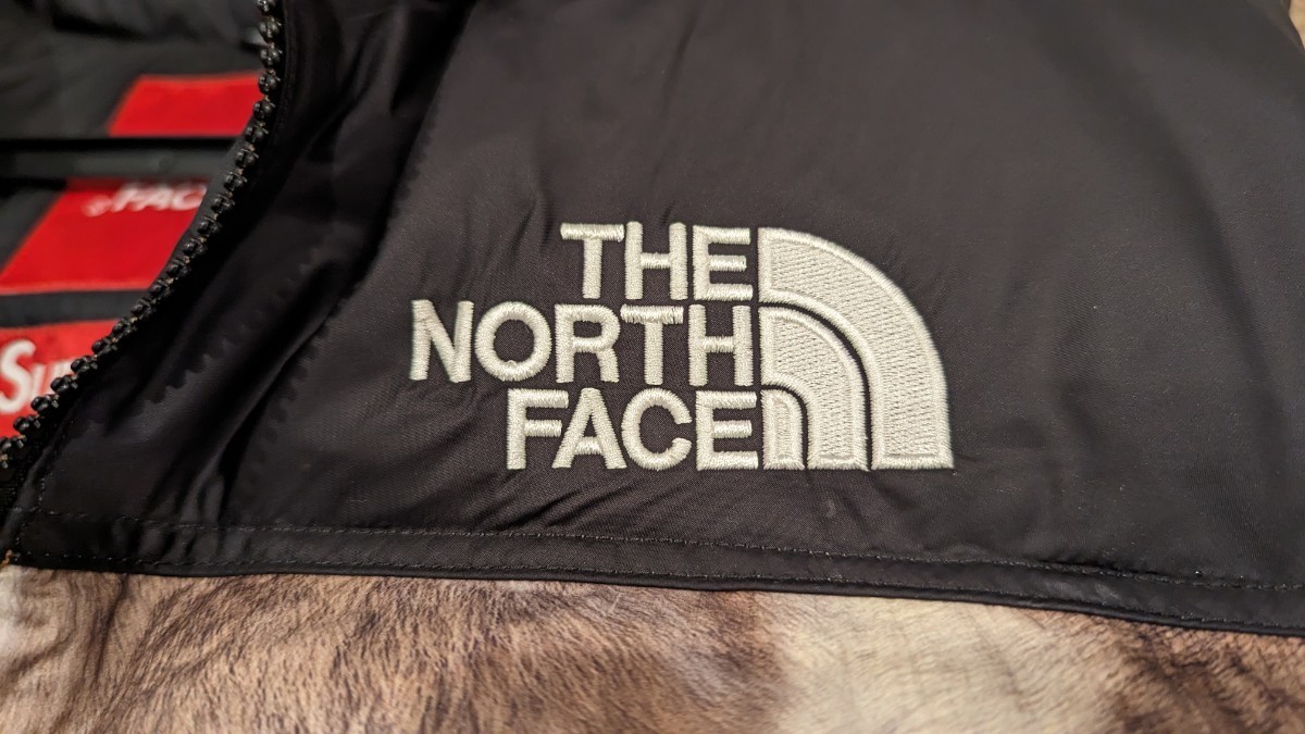 【美品】シュプリーム ノースフェイス Supreme THE NORTH FACE ヌプシ ダウンベスト RETRO VEST 茶 総柄 パッカブル_画像3