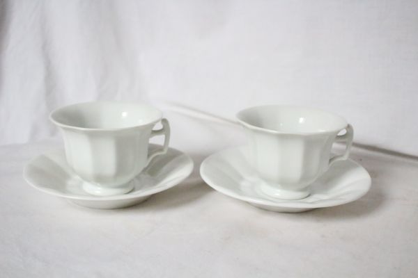 ベルギー アンティーク 古い陶器のカップとお皿のセット 白色 C＆S2客セット 美品_海外からの発送です 送料にご注意ください