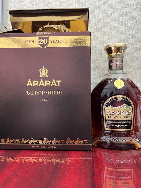 古酒　ARARAT　NAIRI　20年　0.7L　40％　アララット　ナイリ　ブランデー_画像1