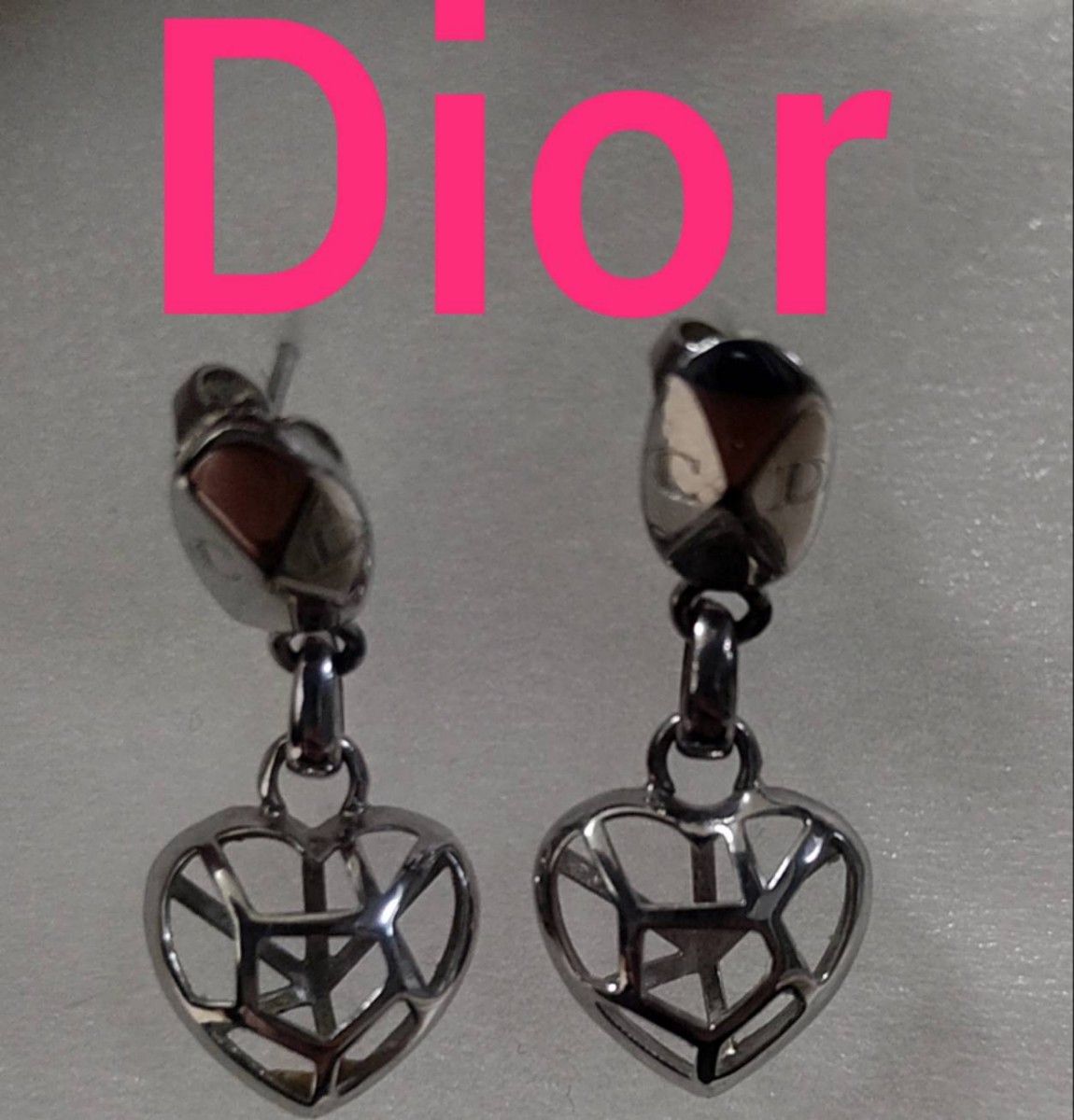Diorハート型ピアス両耳
