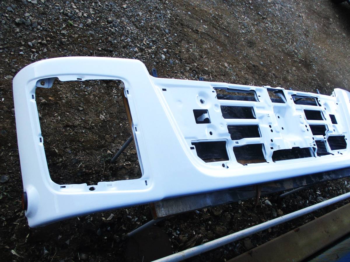  Isuzu Giga GIGA original large truck bumper 839-3