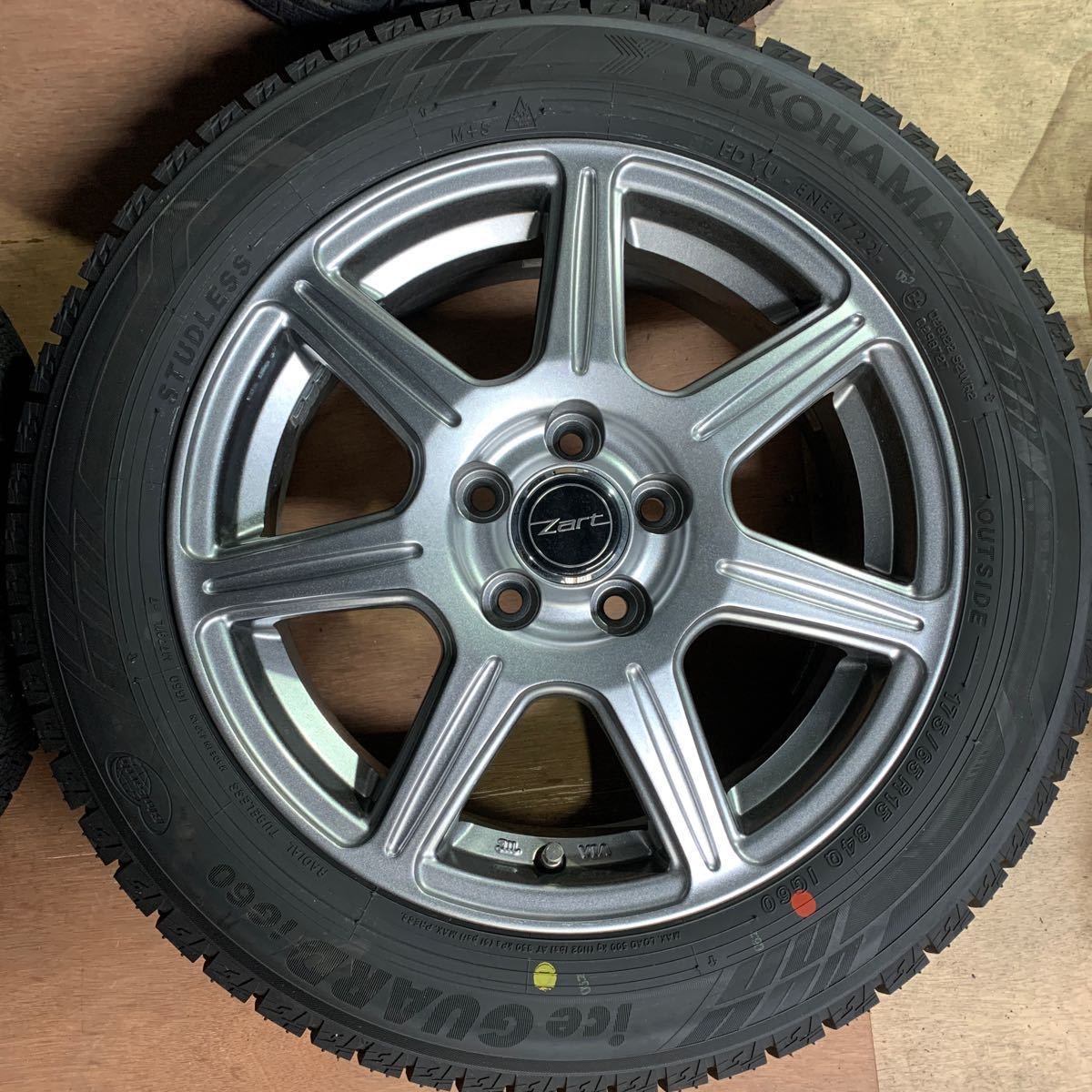 トヨタ　シエンタ　6AA-MXPL10G取外し　ホイール付きスタッドレスタイヤ　4本セット　15×6J +45 175/65R15 2022年製　_画像3