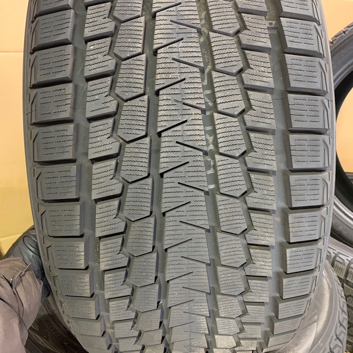 メルセデスベンツ　GLS400d用　スタッドレスタイヤ4本　ヨコハマ　アイスガード　iceGUARD G075　2022年製　315/40R21　275/45R21　バリ溝_画像7