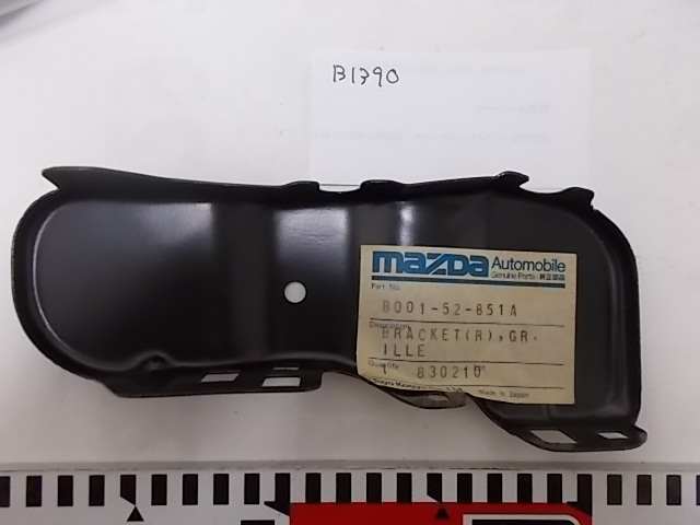  Mazda  оригинальный  BRACKET(R),GR,ILLE　 детали   номер B001-52-851A 