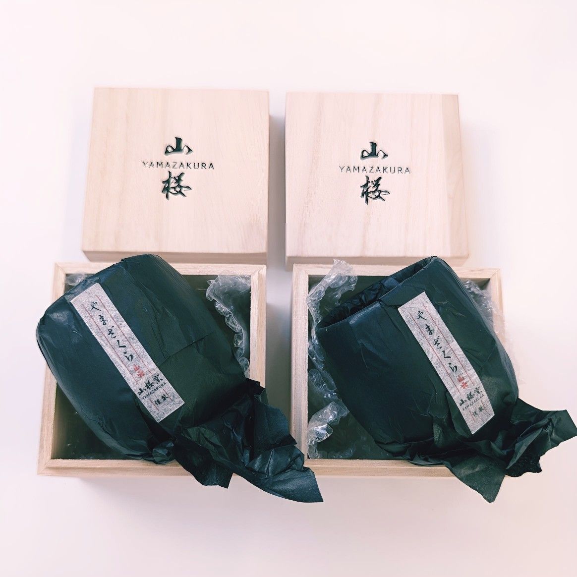 ■新品 桜色 湯呑み茶碗 ペア セット 高級 山桜窯謹製 YAMAZAKURA   専用木箱付 お祝い プレゼント 贈答