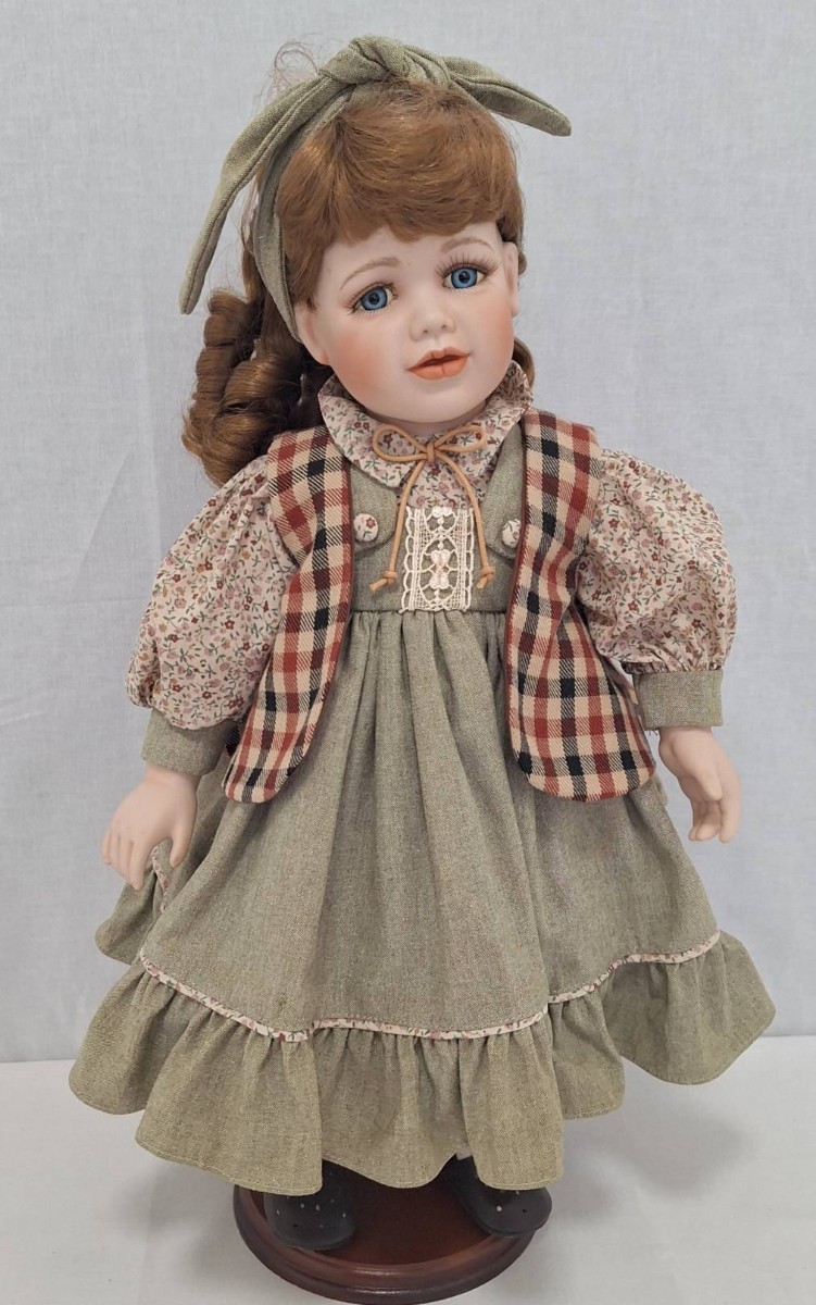 【ホビーグッズ/西洋人形】お人形　イギリス人形1996年限定　西洋人形　ホビーグッズ　ポーセーリングドール/台付き_画像5