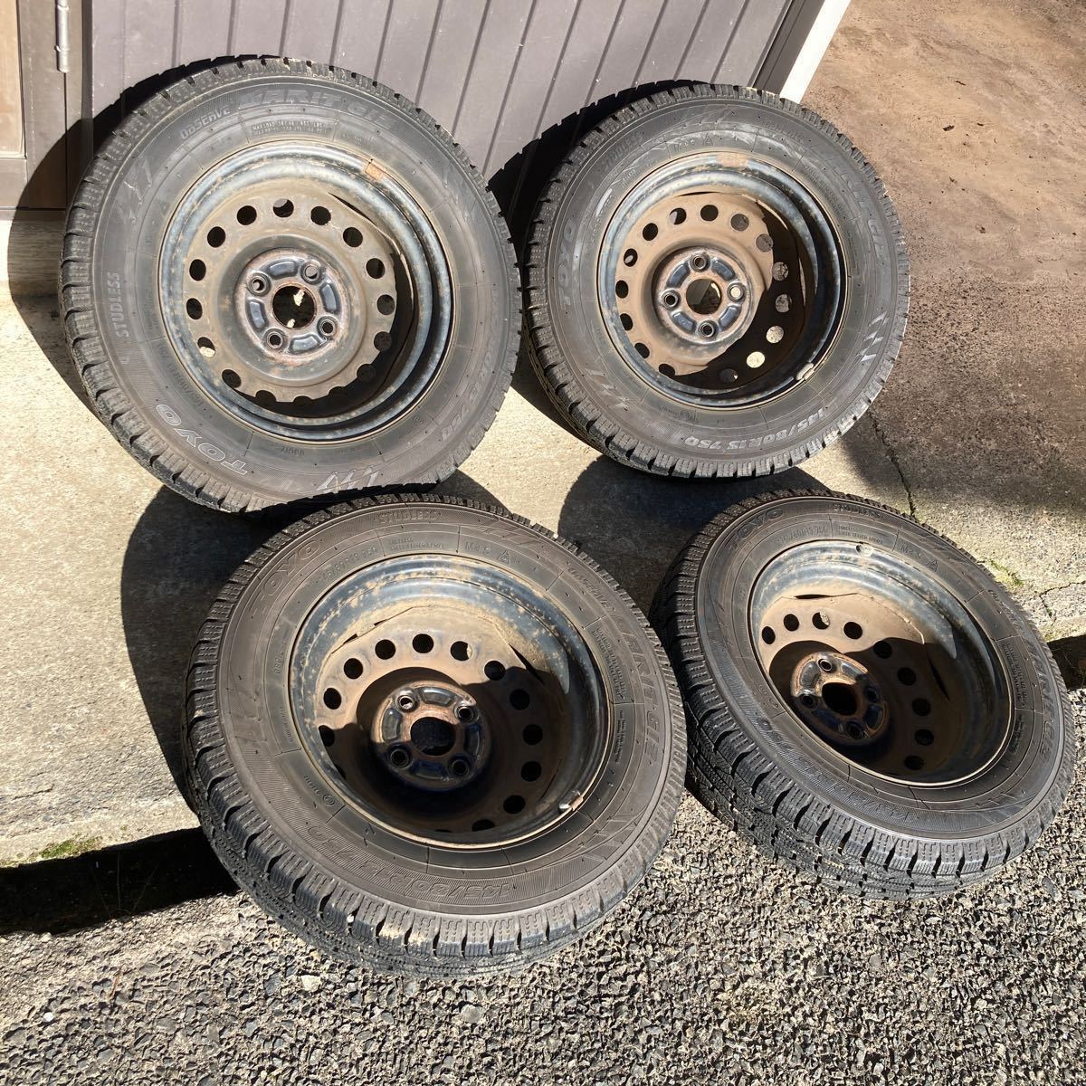 スダットレス 145/80R13 PCD100 ４穴 バリ山 鉄ホイール TOYO GARITワゴンR使用_画像2