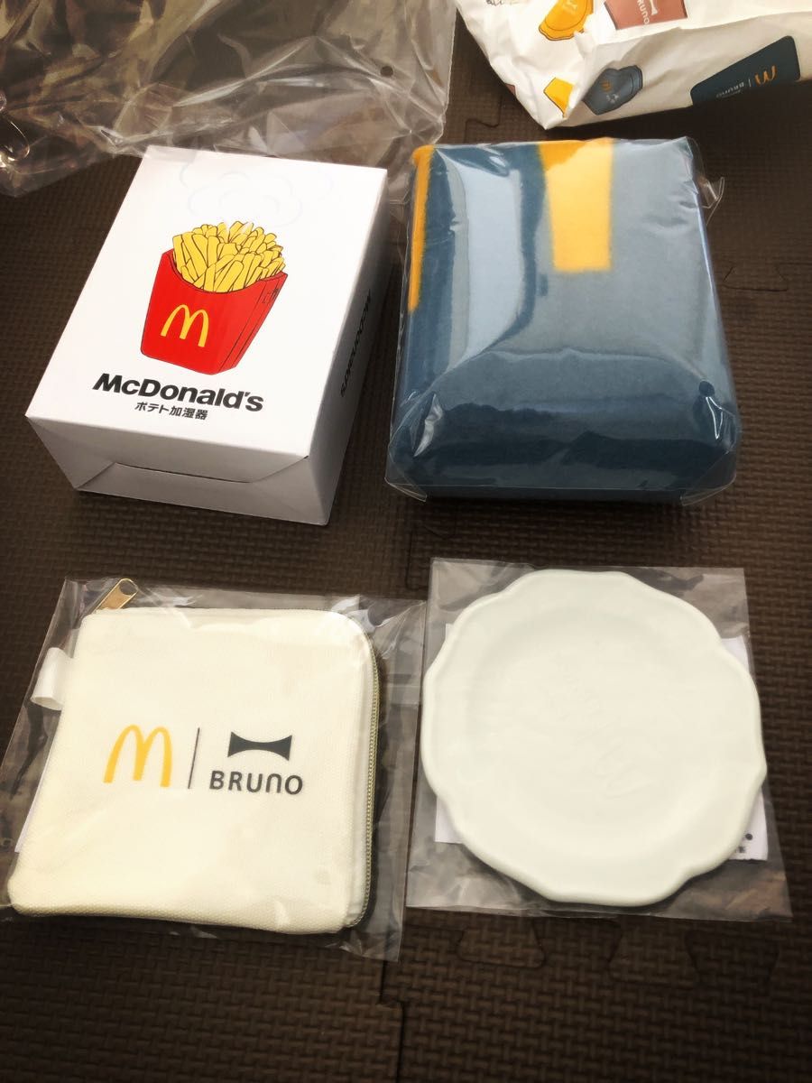 マクドナルド 福袋 BRUNO ブルーノ ポテト加湿器 コインポーチ ブランケット ミニプレート