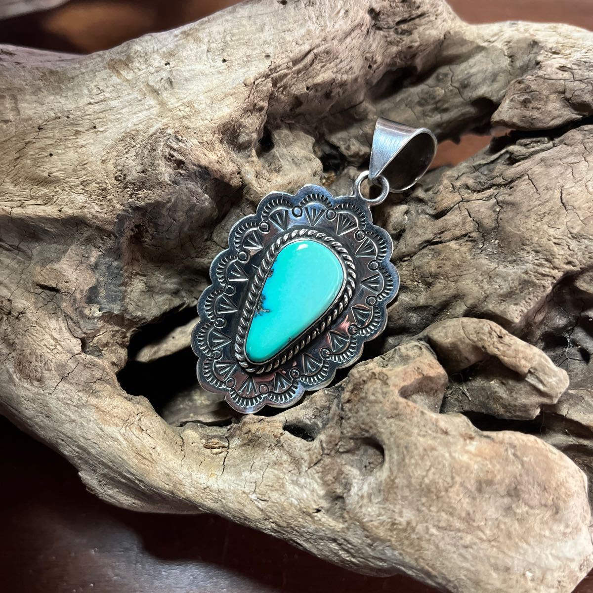 インディアンジュエリー ターコイズ ペンダントトップ navajo インディアンジュエリー ターコイズ ペンダントトップ navajo