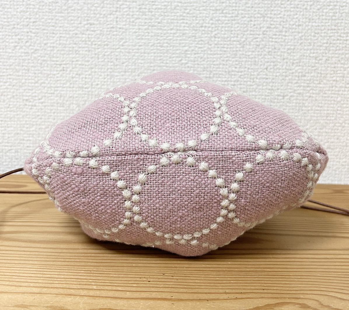 ★ ハンドメイド 巾着 袋 ポーチ しじみ型 tambourine ピンク 刺繍 ★ ミナペルホネン タンバリン 生地 はぎれ ファブリック 使用 mina_画像3