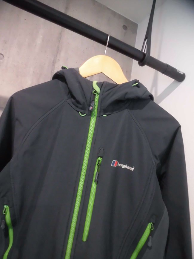 berghaus バーグハウス Breton Softshell Jacketブレトン ソフトシェルジャケットM/フード付き ウインドストッパージャケット/メンズ/20117_画像4