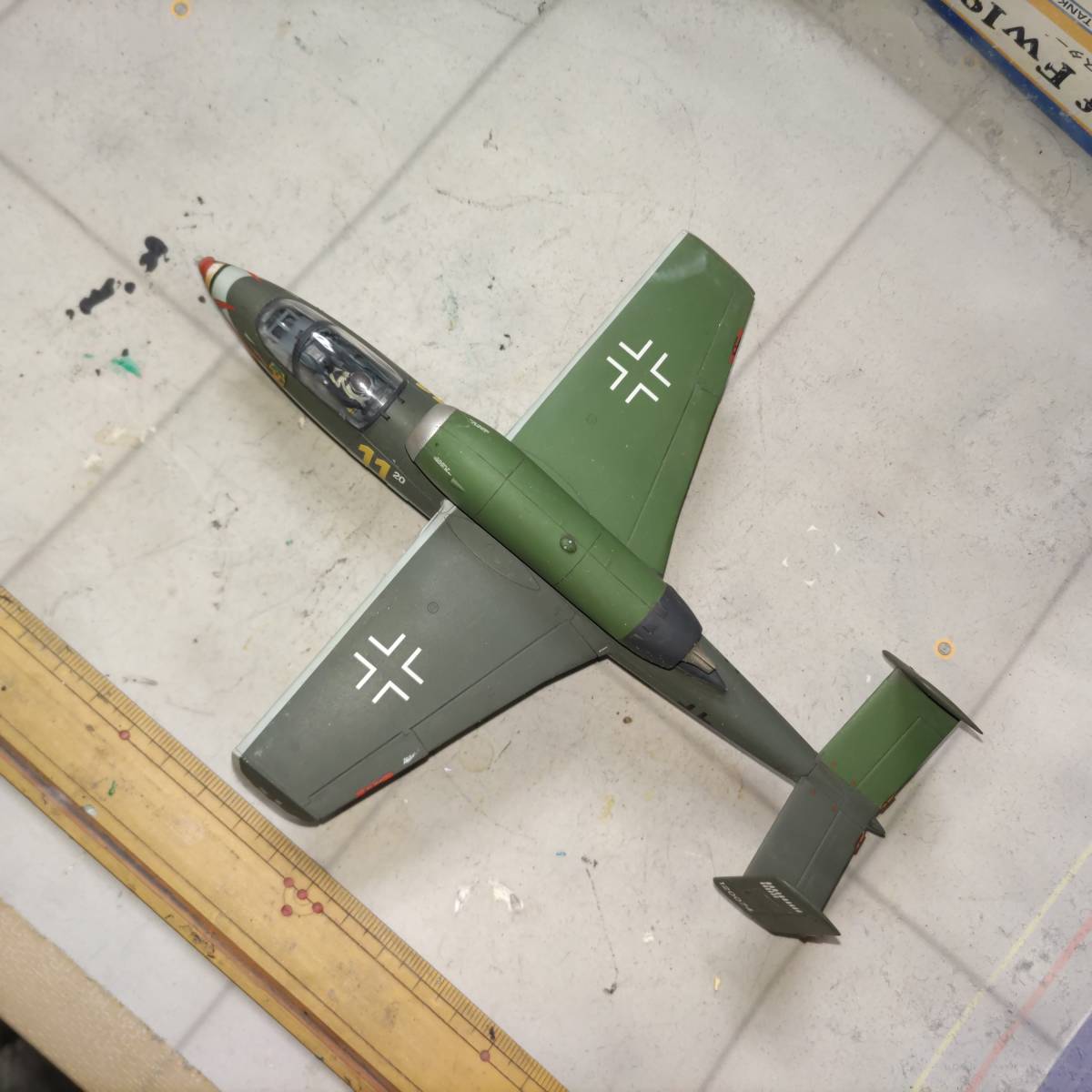 1/48 ドイツ空軍　He162サラマンダー完成品_画像1