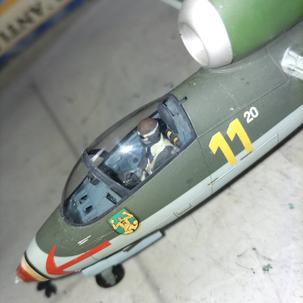 1/48 ドイツ空軍　He162サラマンダー完成品_画像4