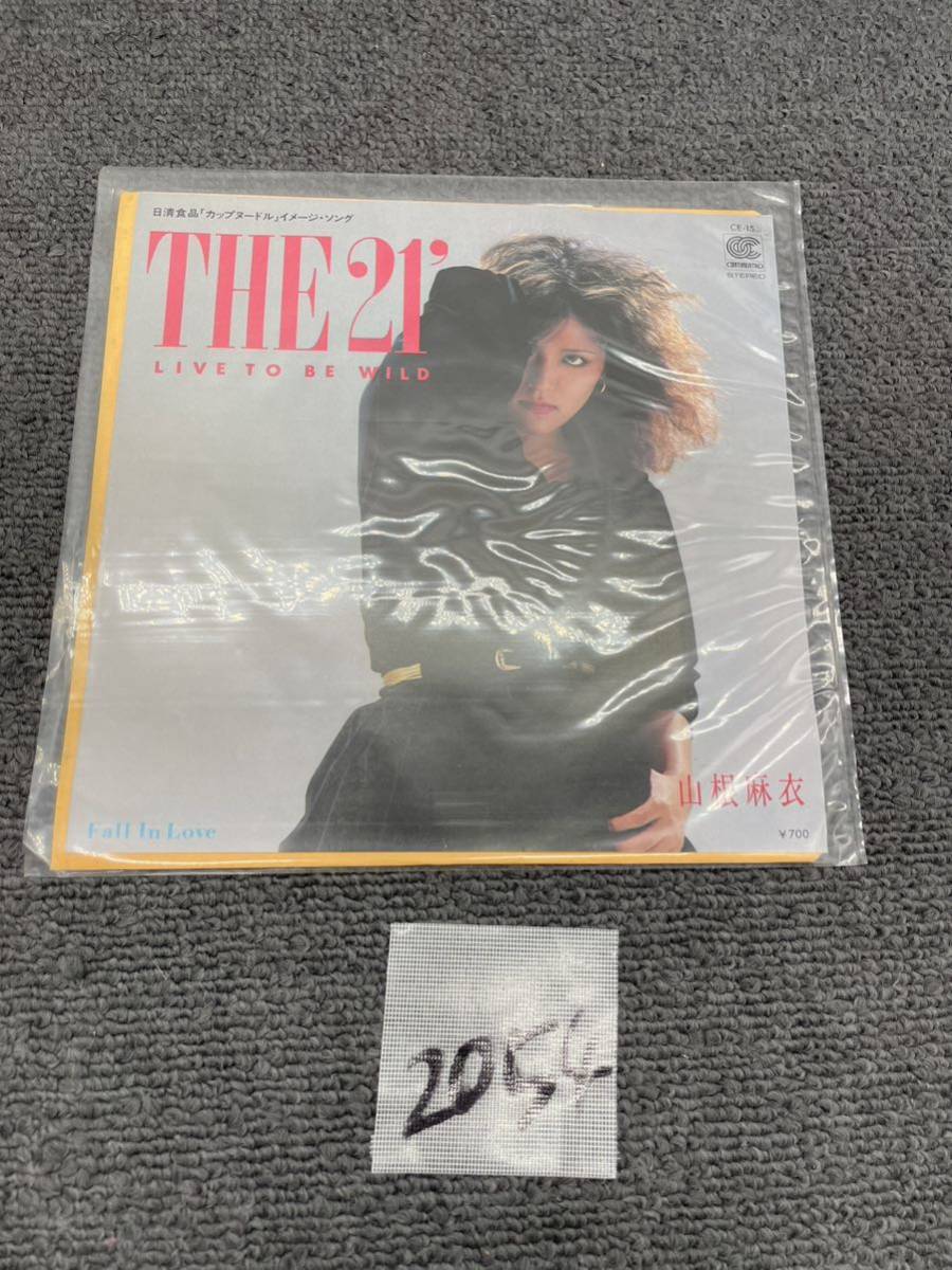 山根麻衣 MAI YAMANE THE21 Fall in love EPレコード レコード 当時物 Record マニア 昭和レトロ コレクション 現状品 u2054_画像1