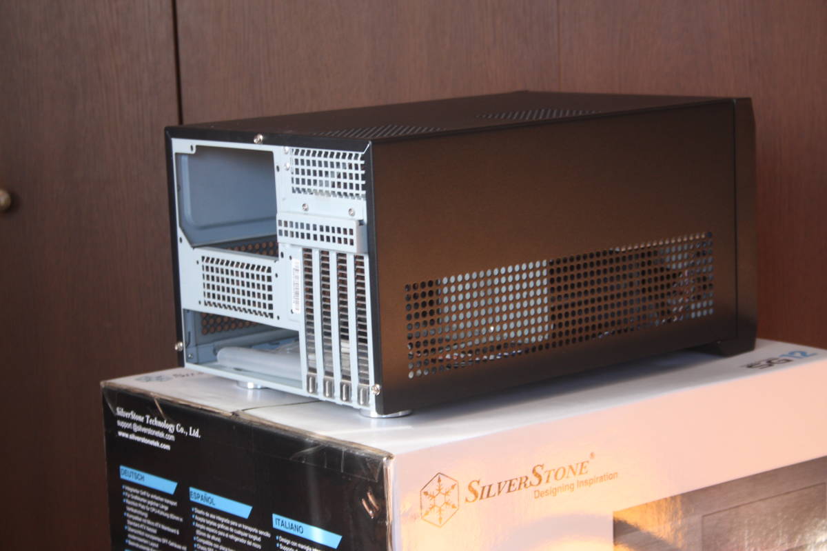 SilverStone MicroATX PCケース SST-SG12B_画像6