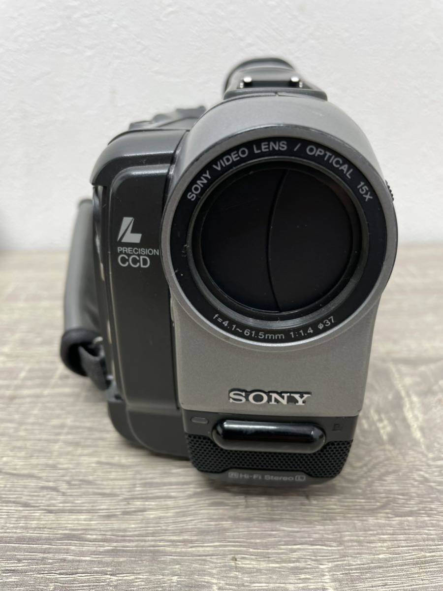 難あり SONY ハンディカム CCD-TRV92 バッテリー2個と充電器付き 難あり SONY ハンディカム CCD-TRV92 バッテリー2個と充電器付き