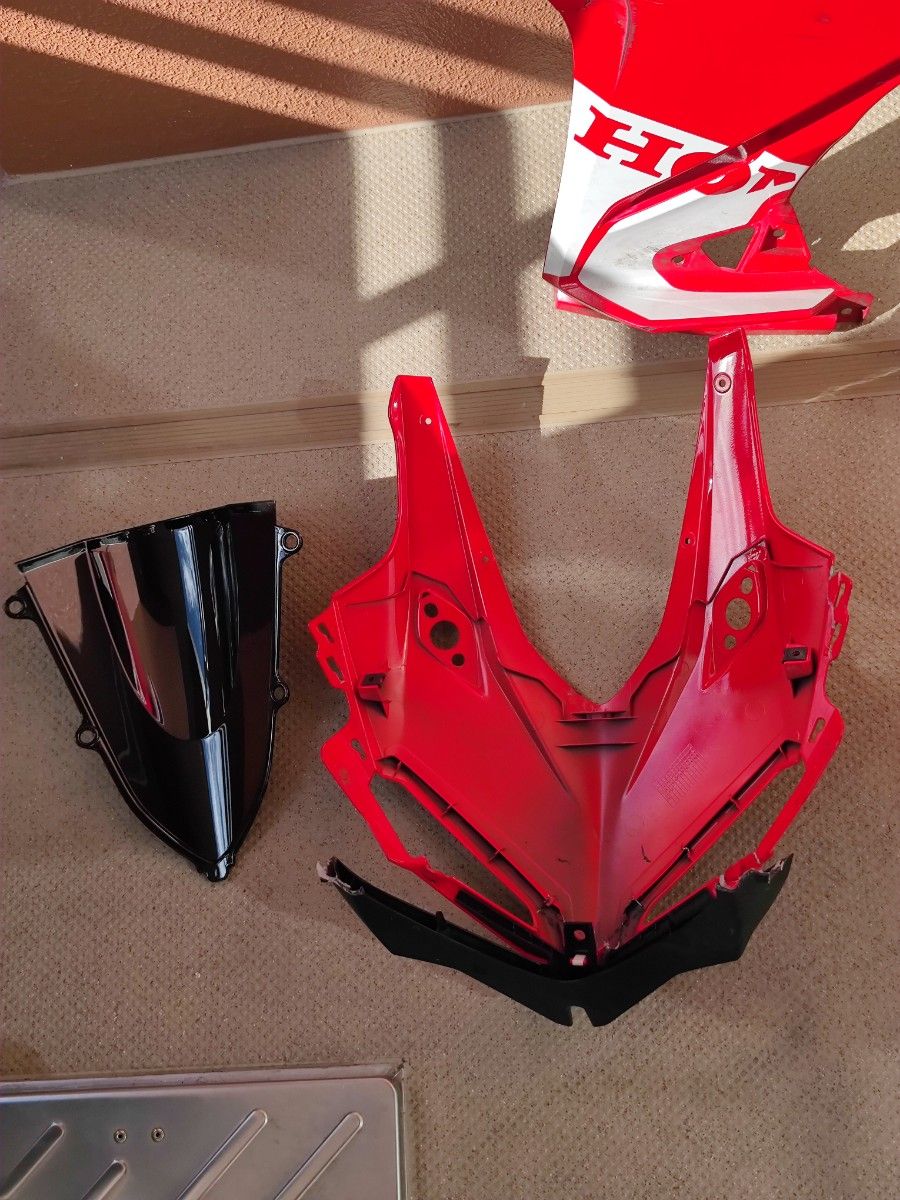 CBR250RR mc51 純正カウルセット 傷ありバイクカウル ニダボ CBR250RR mc51 純正カウルセット 傷ありバイクカウル ニダボ